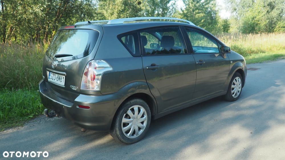 Toyota Corolla Verso - 10