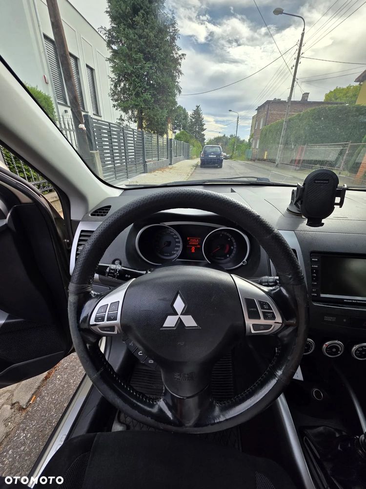 Mitsubishi Outlander 2.2 DID Intense + - 11