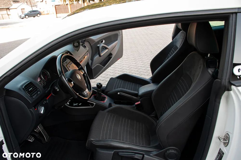 Volkswagen Scirocco 1.4 TSI Perfectline R-Style - 36