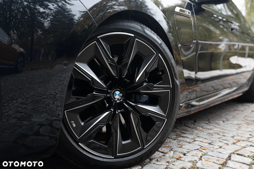 BMW Seria 7 2024 photo 3