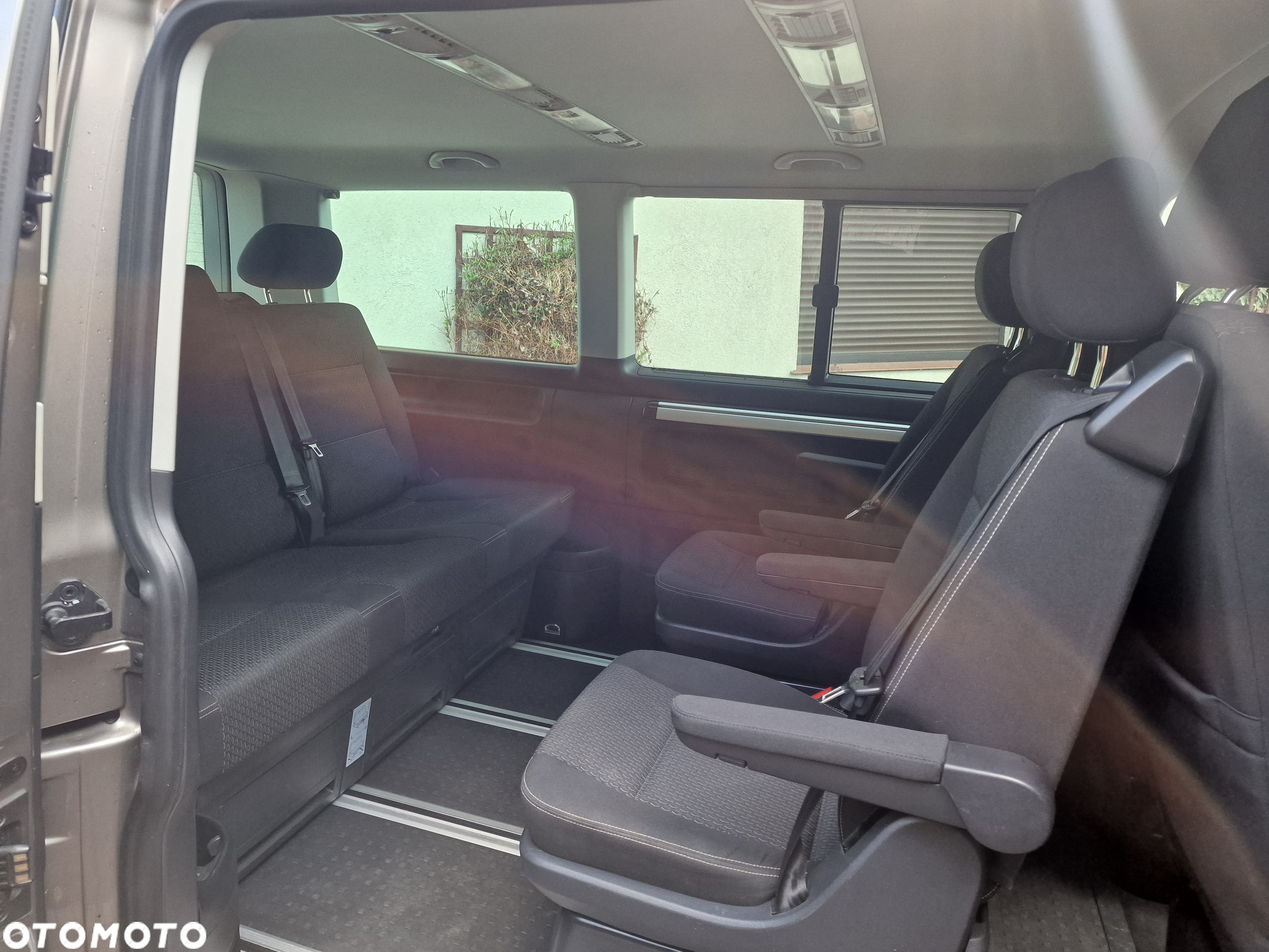 Volkswagen Multivan 2.0 TDI L1 Comfortline - 11
