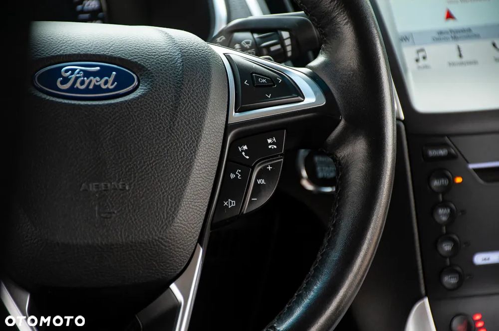 Ford Edge 2.0 EcoBlue Bi-Turbo 4x4 Titanium - 34