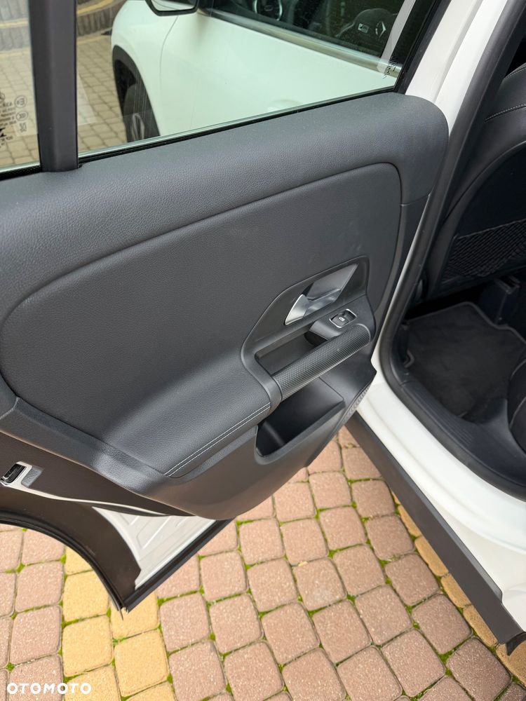 Mercedes-Benz GLA - 18