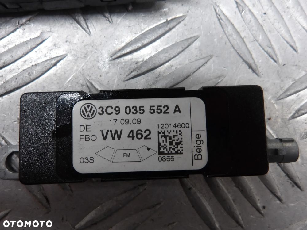 VW PASSAT B6 KOMBI 1.6TDI 2009r. WZMACNIACZ ANTENY 3C9035552A - 4