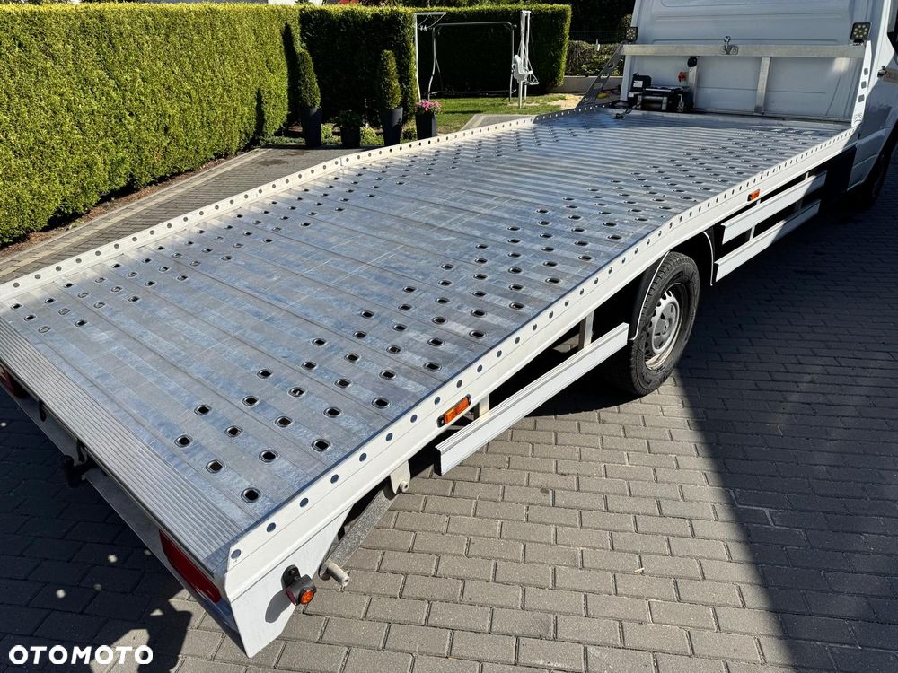 Mercedes-Benz Sprinter - 5