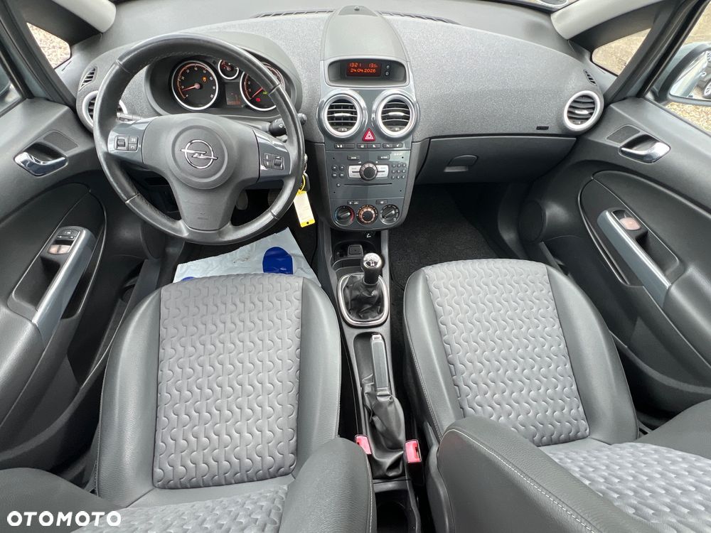 Opel Corsa 1.4 16V Innovation - 18