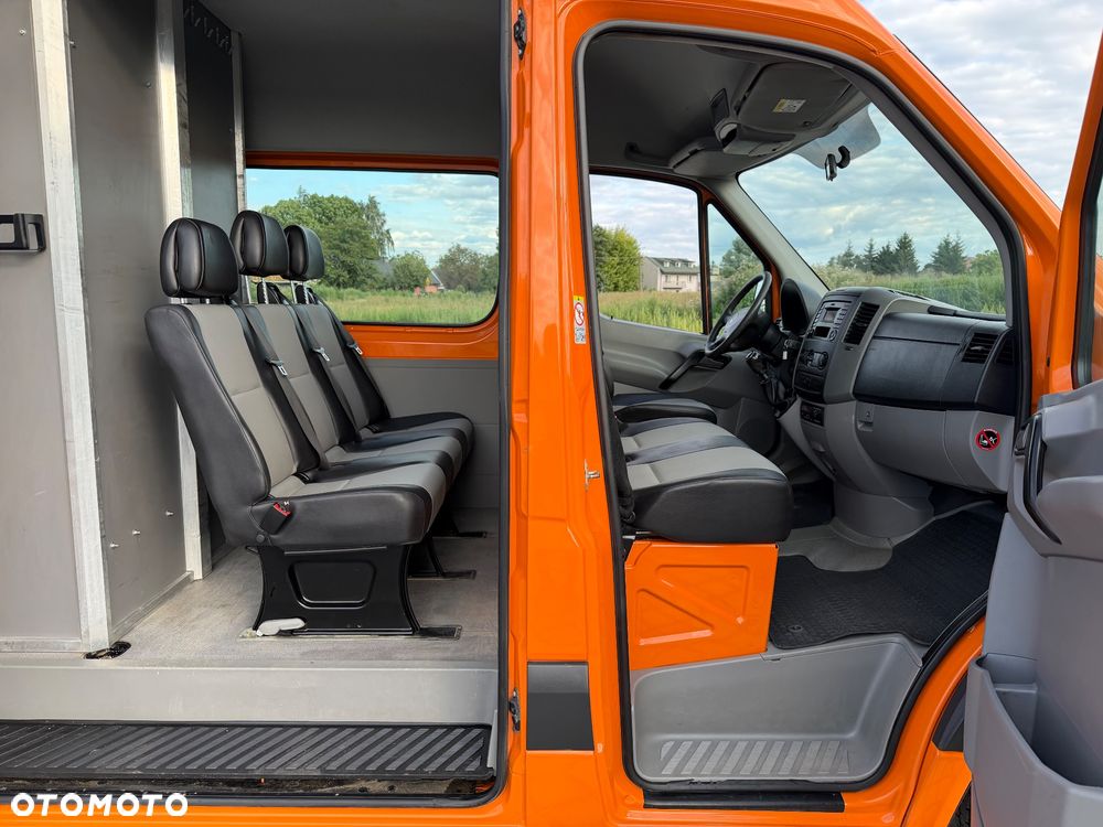 Volkswagen CRAFTER 6 osób Brygadówka - 35