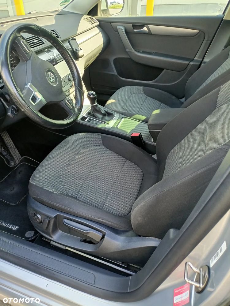 Volkswagen Passat - 9