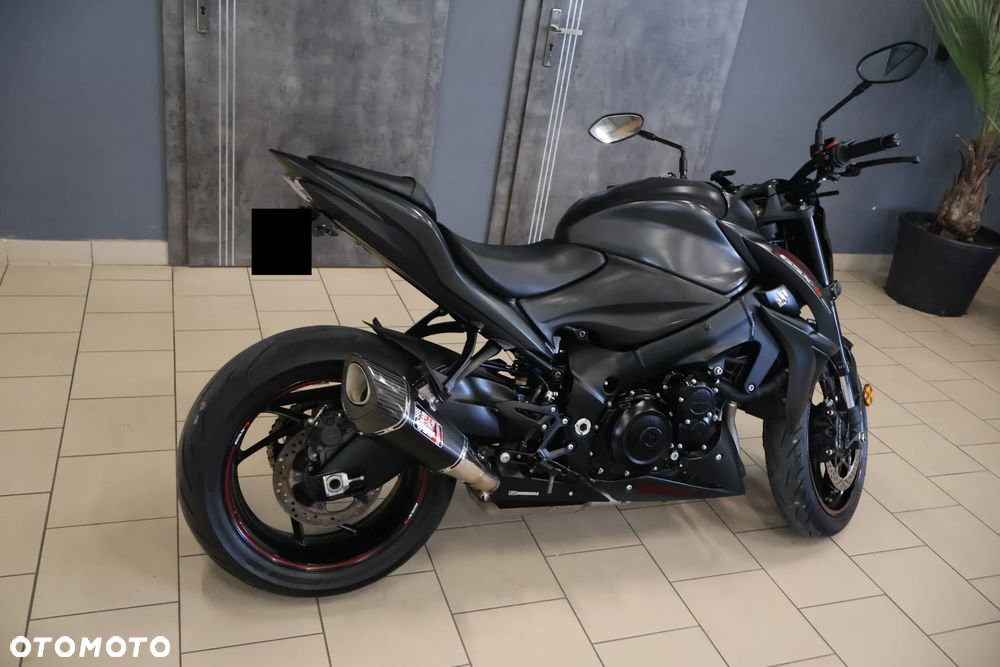 Suzuki GSX - 10