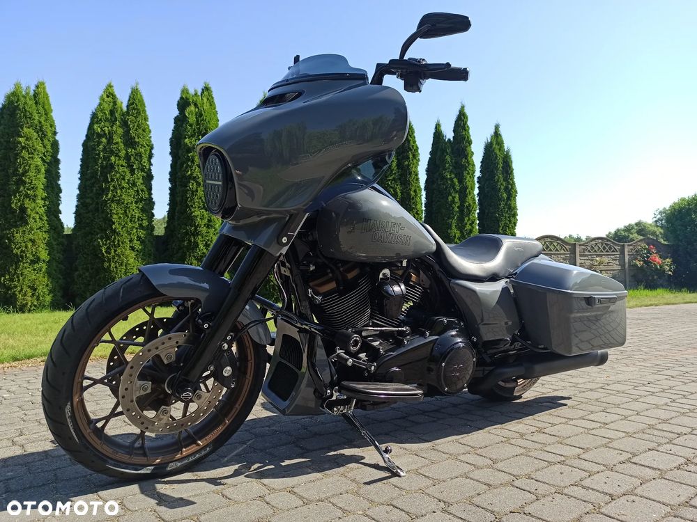 Harley-Davidson Touring Street Glide - 12