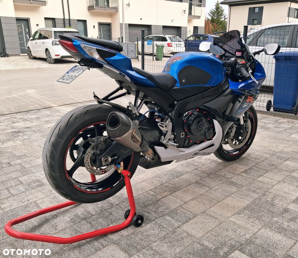 Suzuki GSX-R - 6