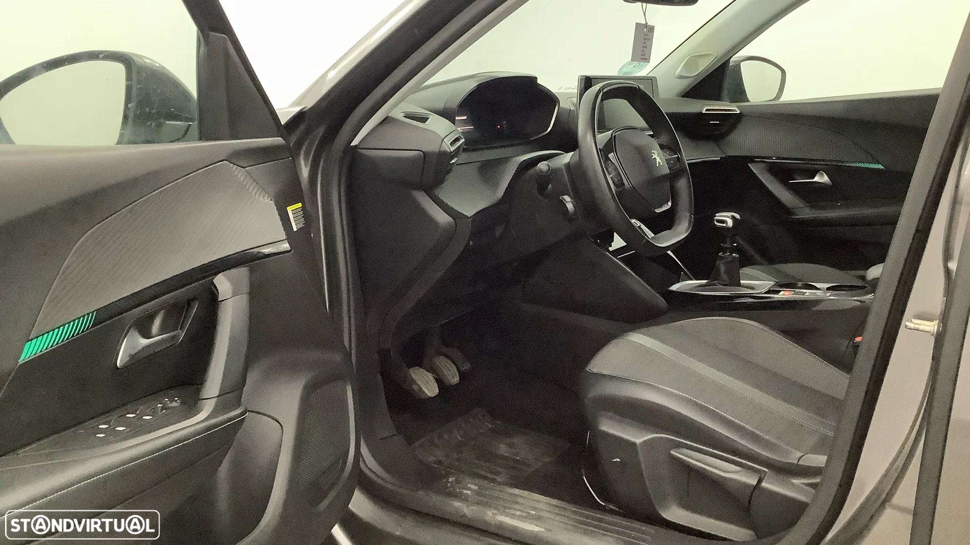 Peugeot 2008 1.5 BlueHDi Allure - 4