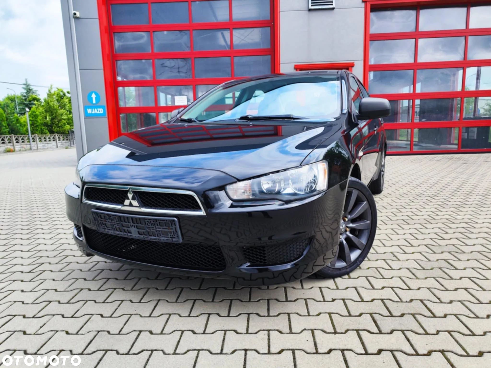 Mitsubishi Lancer 1.5 Inform - 1