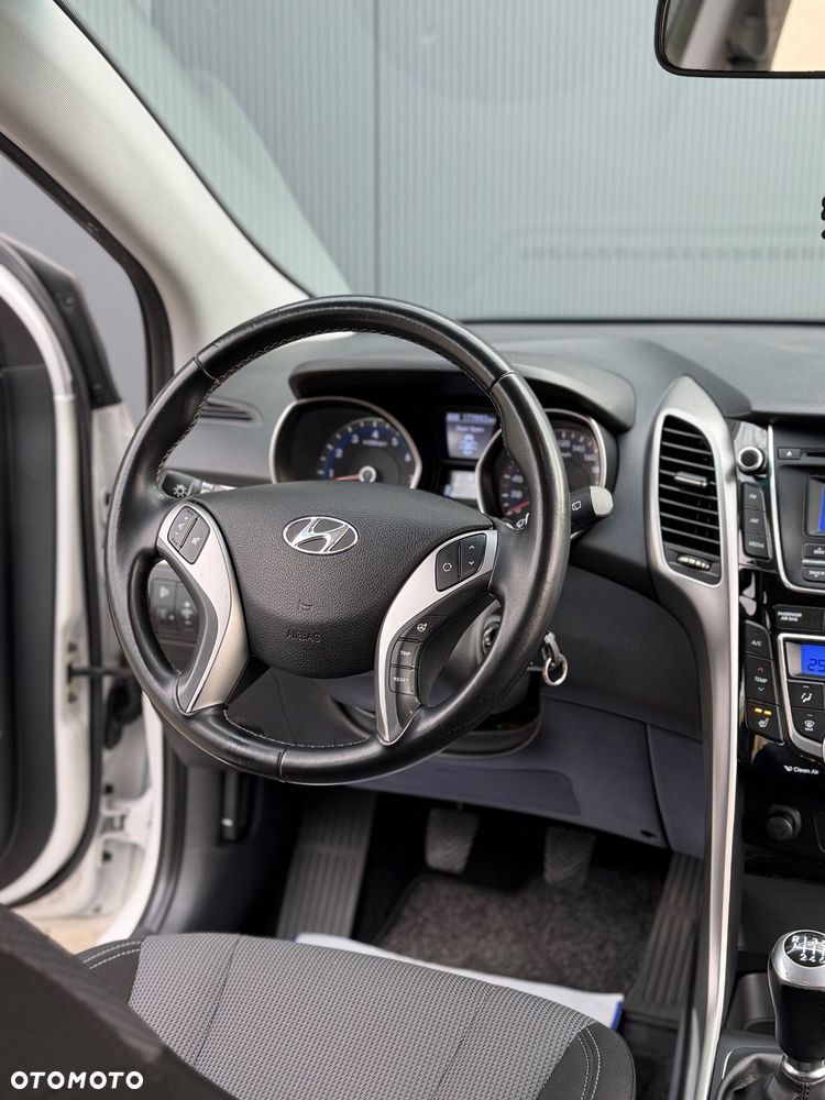 Hyundai i30 1.6 GDI Premium - 9