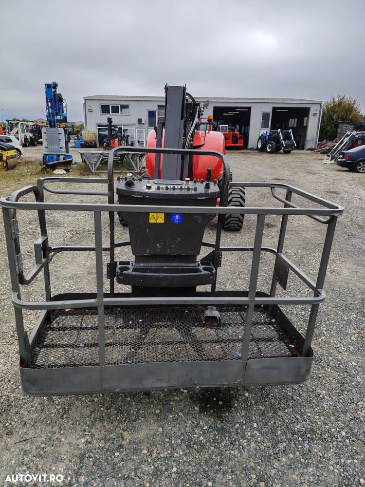 JLG 600AJ - 3