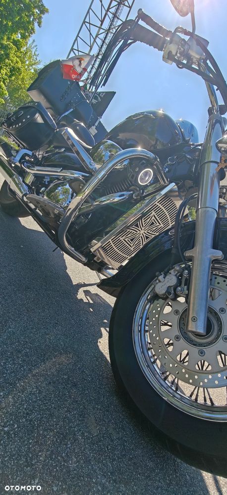 Suzuki Intruder - 1