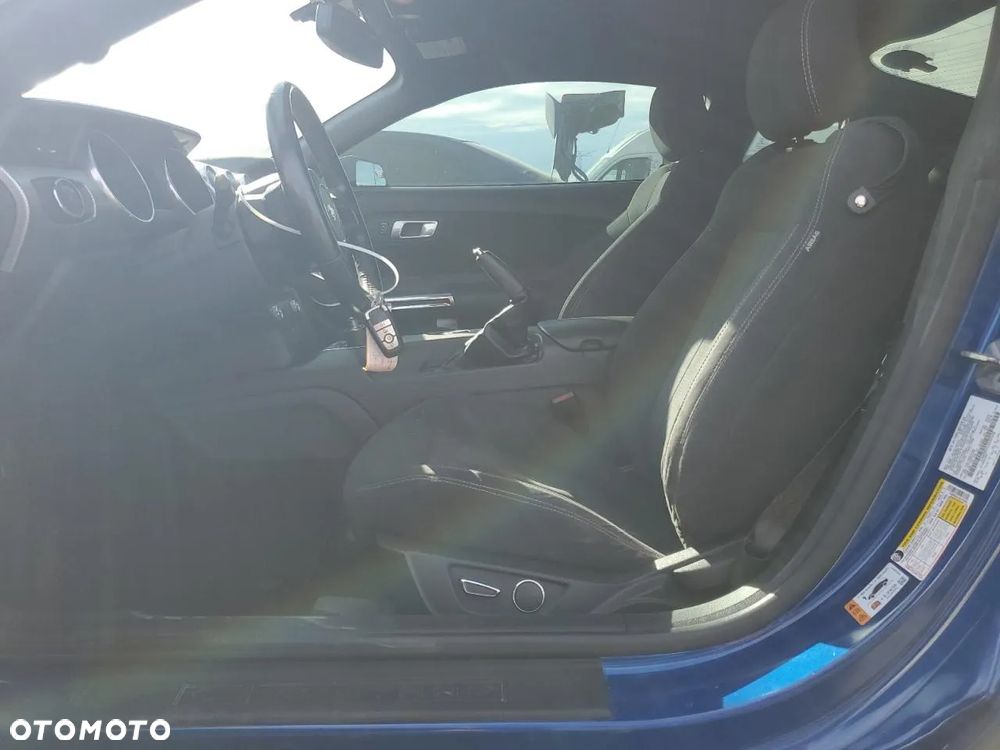 Ford Mustang 5.0 V8 GT - 8