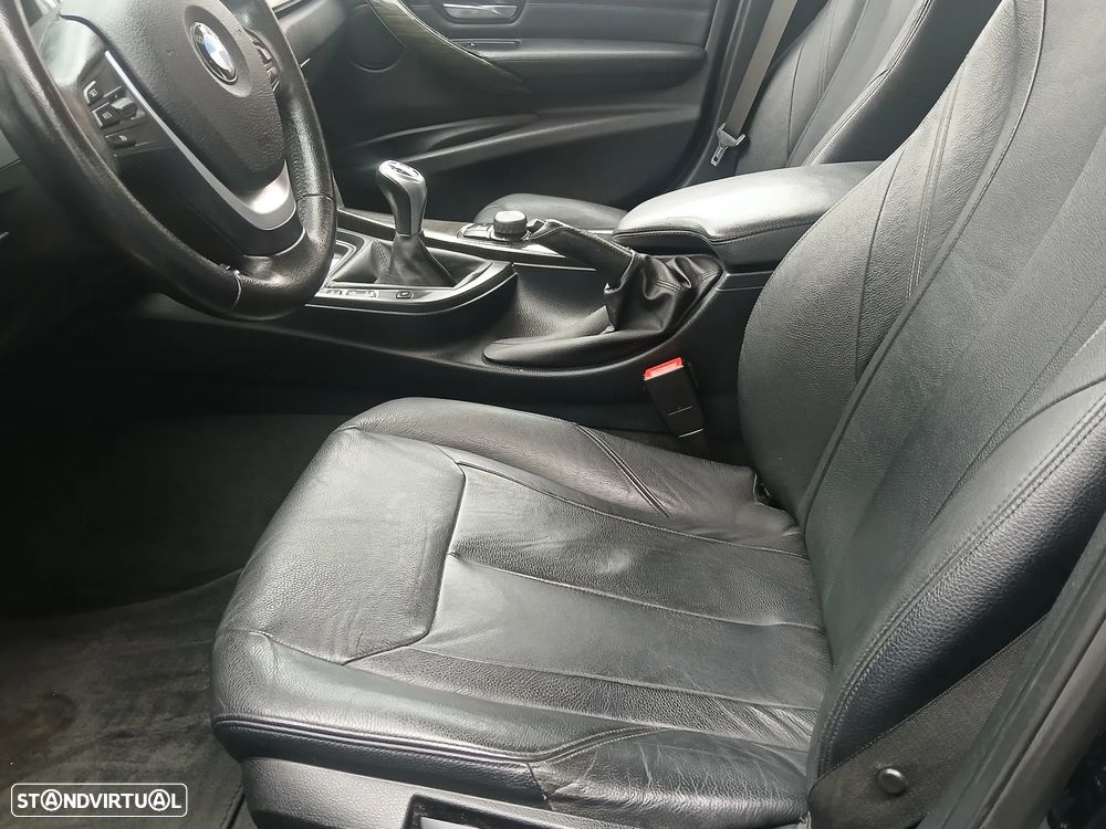BMW 320 d Line Luxury - 13