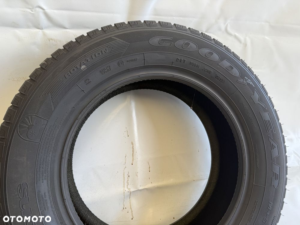 215/60/16 Goodyear Vector 4Seasons 95V 2017R (652) - 2