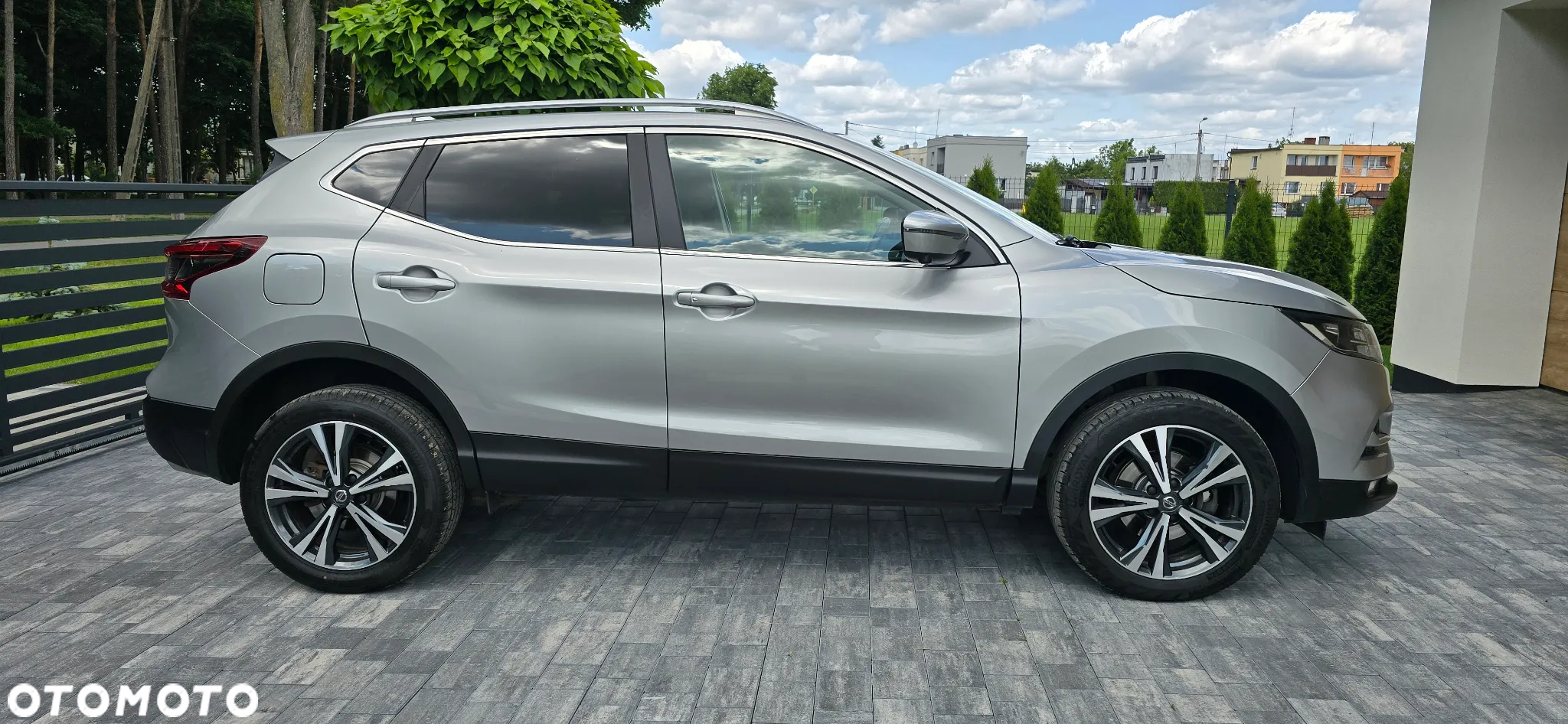 Nissan Qashqai 1.2 DIG-T N-Connecta Xtronic EU6 - 3