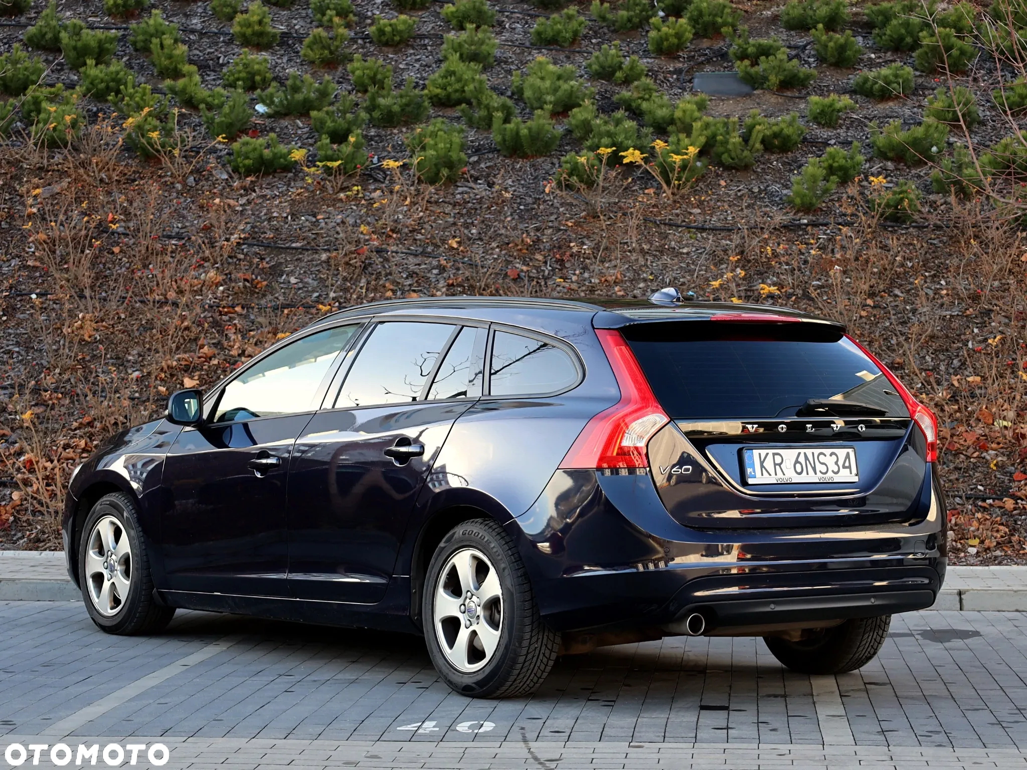 Volvo V60 D2 Drive-E Momentum - 9