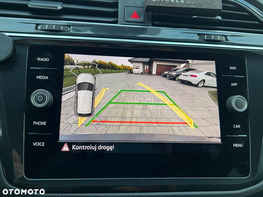 Volkswagen Tiguan 2.0 TDI SCR 4MotION DSG R-Line - 29
