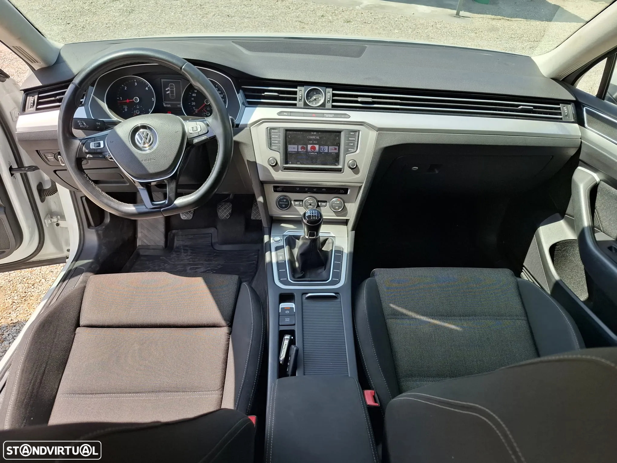 VW Passat 1.6 TDI Trendline - 19