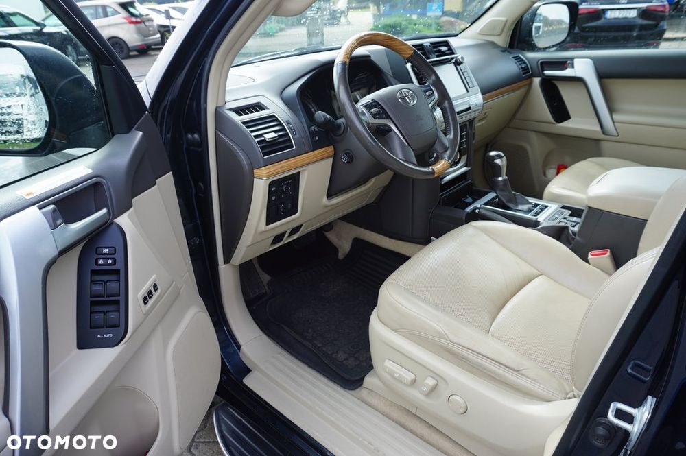 Toyota Land Cruiser - 10