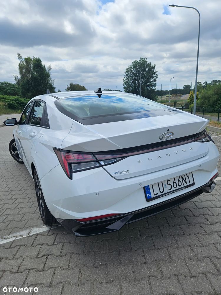 Hyundai Elantra 1.6 Executive CVT - 6