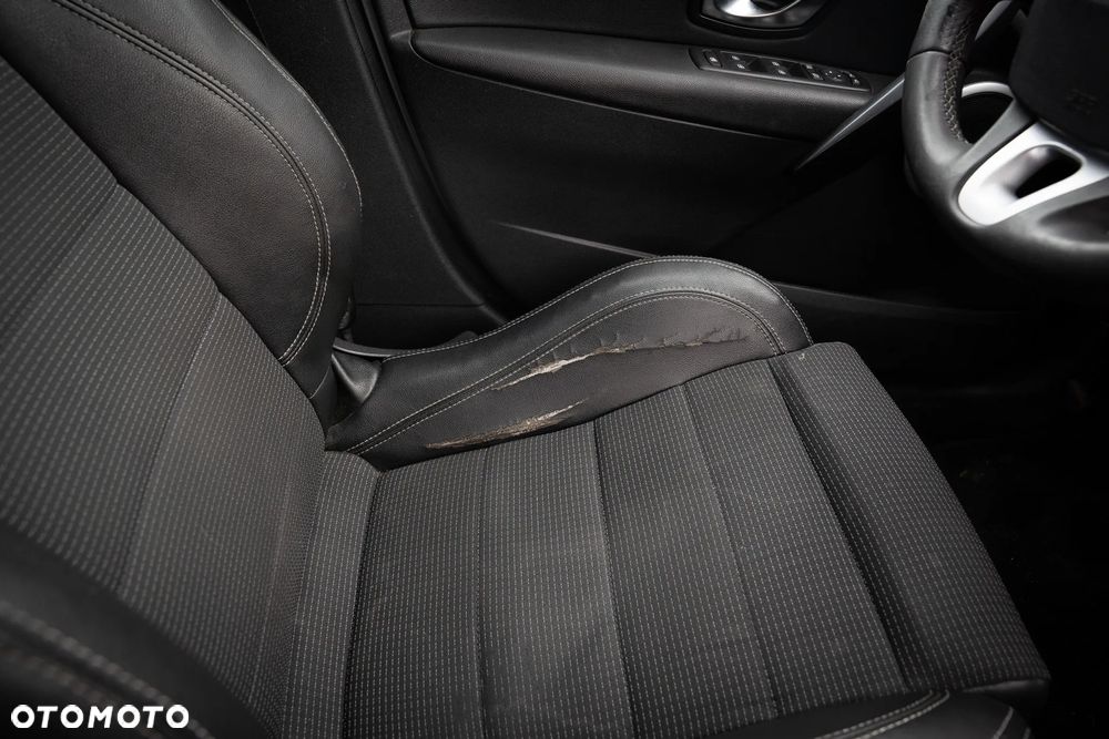 Renault Megane TCe 180 GT - 10