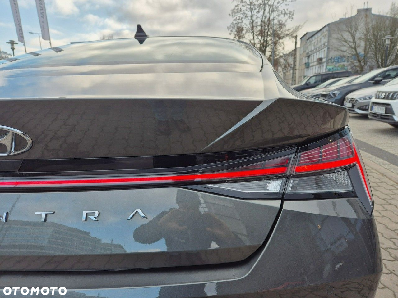 Hyundai Elantra - 10