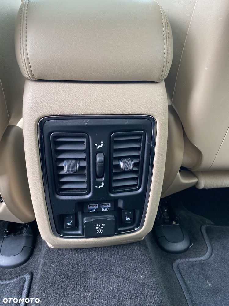 Jeep Grand Cherokee - 16