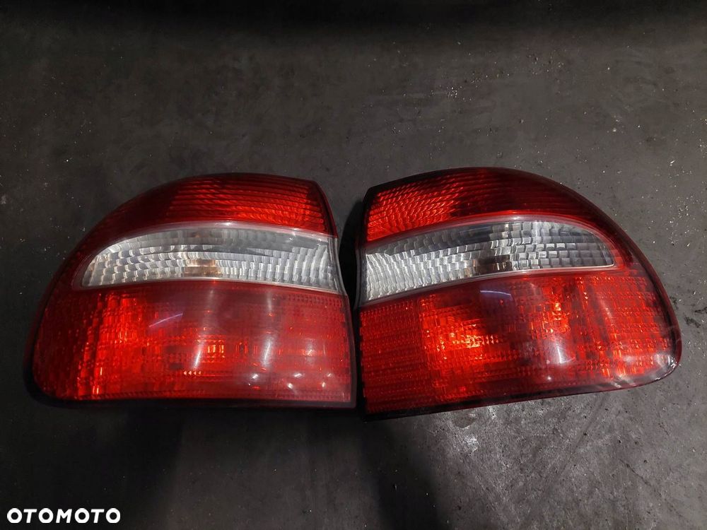 KOMPLETNY TYŁ VOLVO V40 I LIFT 343-22 KLAPA ZDERZAK LAMPY - 2