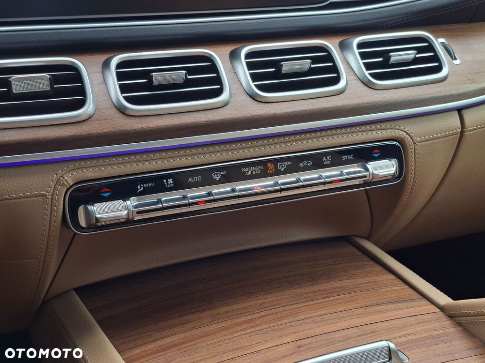 Mercedes-Benz GLS - 29