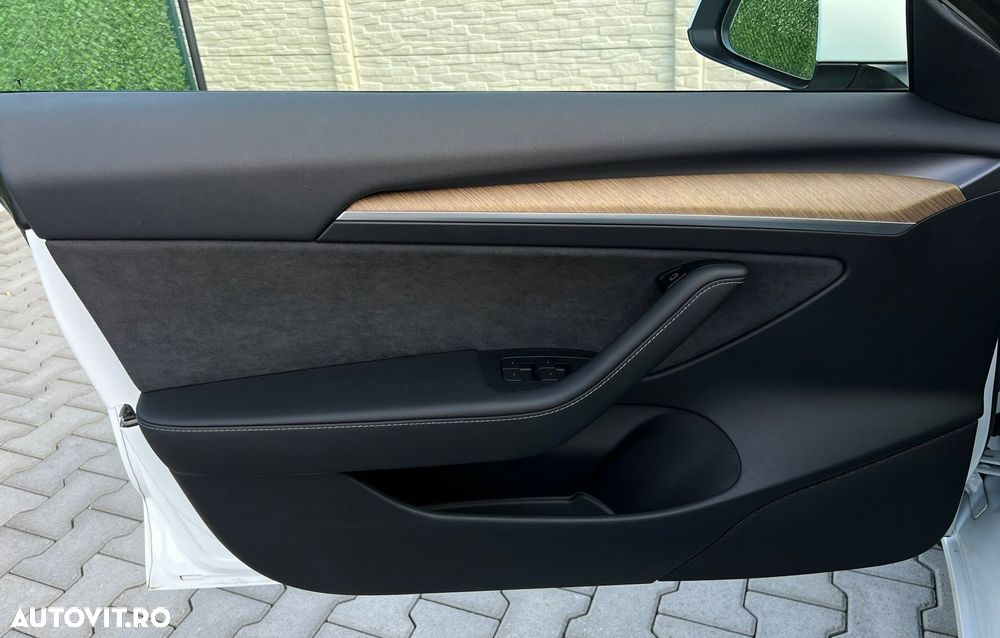 Tesla Model 3 Standard Reichweite Plus Hinterradantrieb - 21