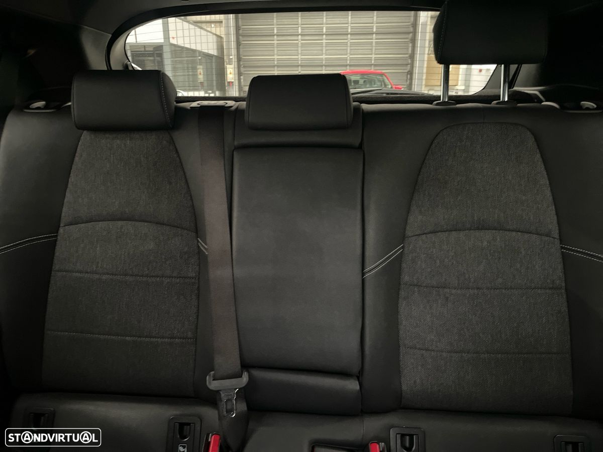 Toyota Corolla 1.8 Hybrid Comfort Plus - 22