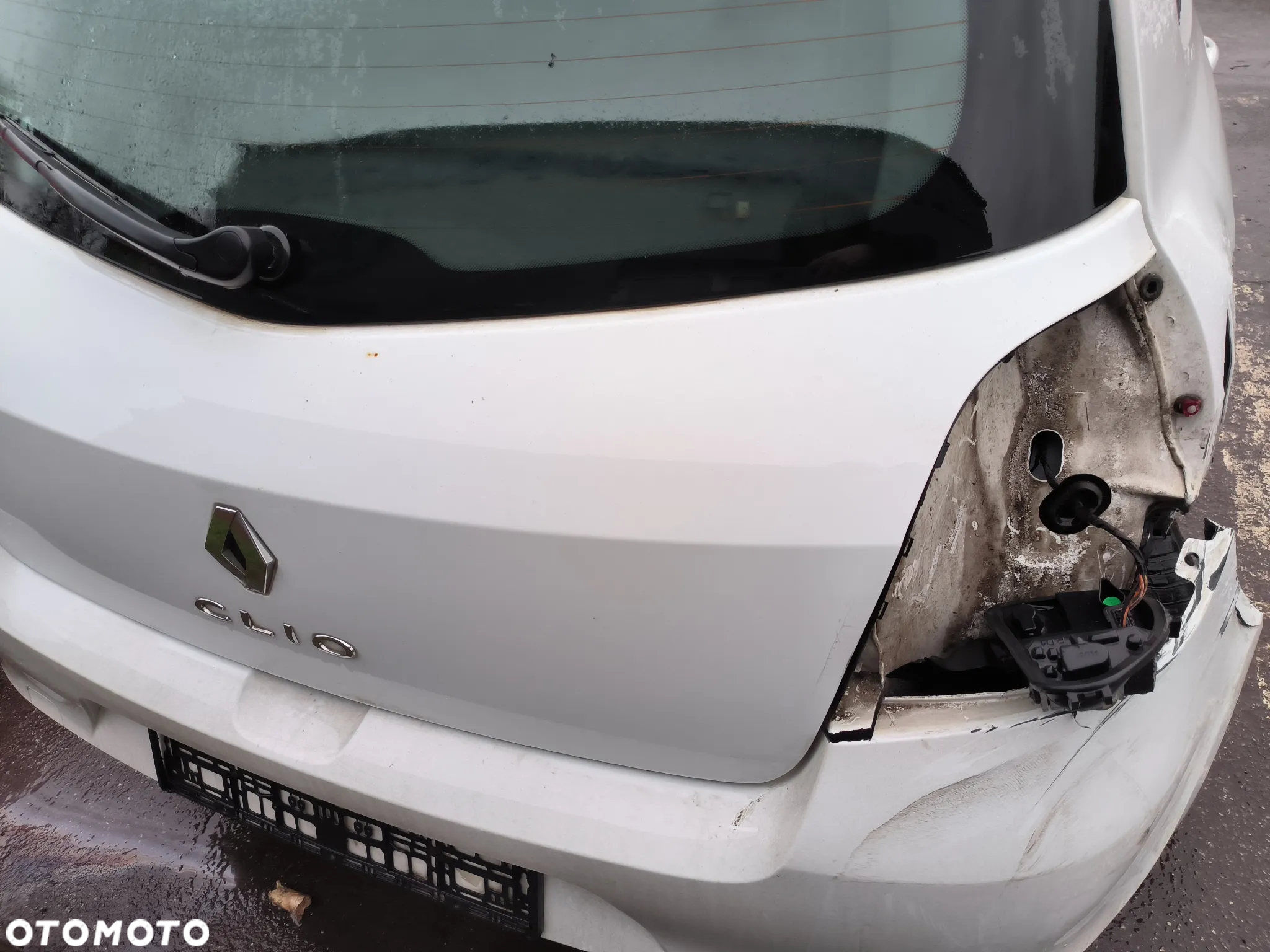Klapa bagażnika tylna Renault Clio III Lift OV369 - 3