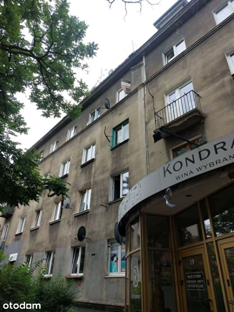2 pokoje, 49 m2, osobna kuchnia, do remontu!