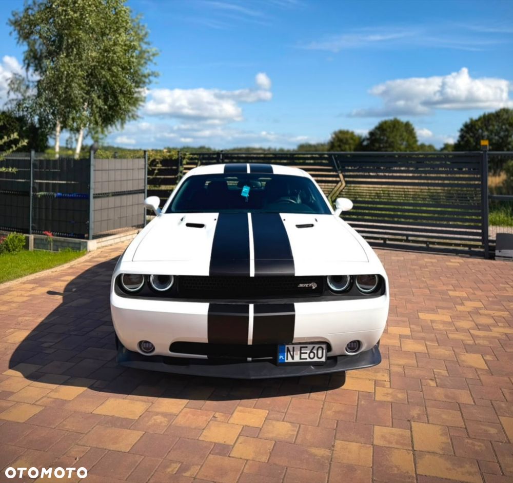 Dodge Challenger - 1