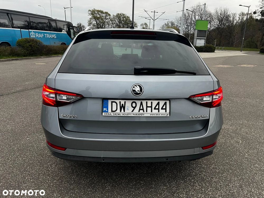 Skoda Superb 1.6 TDI GreenLine - 16