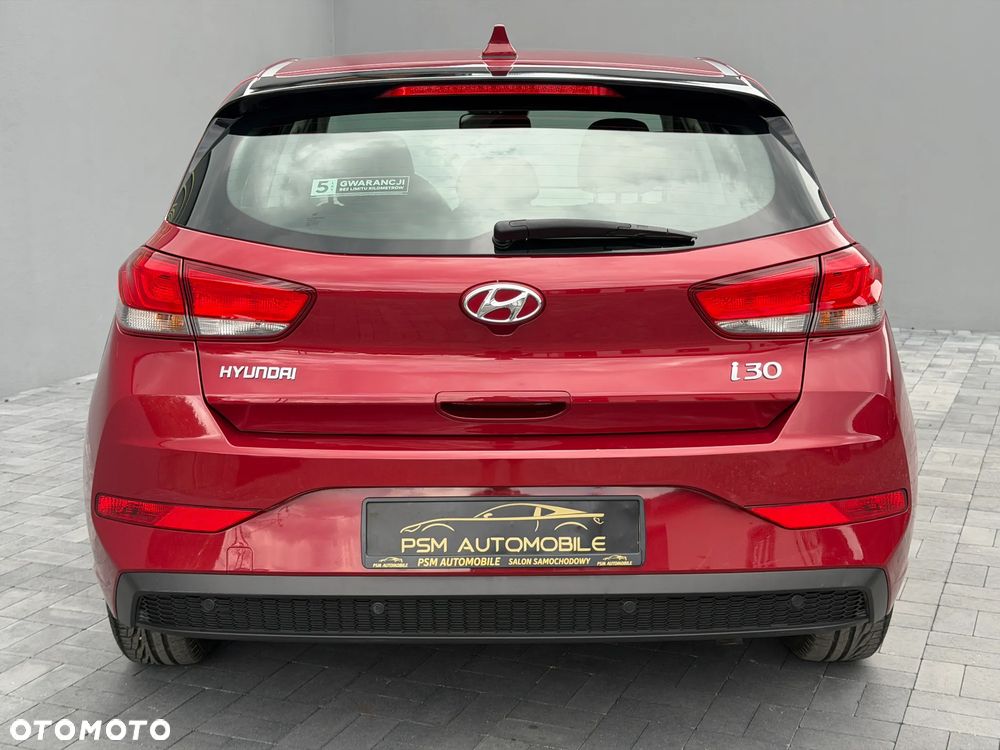 Hyundai i30 1.5 DPI Classic + - 10