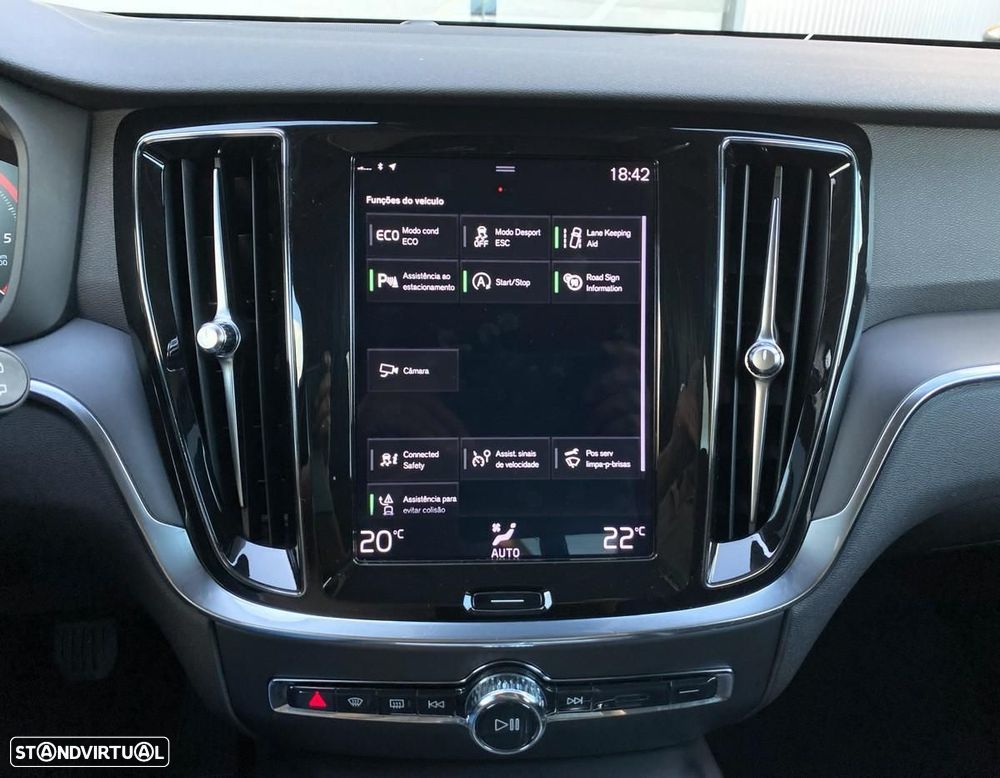 Volvo V60 2.0 D3 Momentum - 23