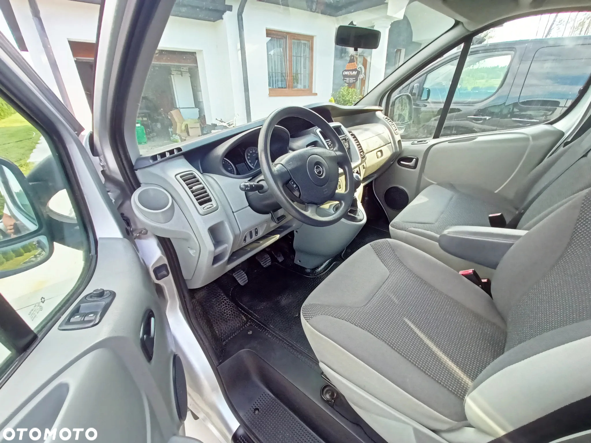 Opel Vivaro - 8