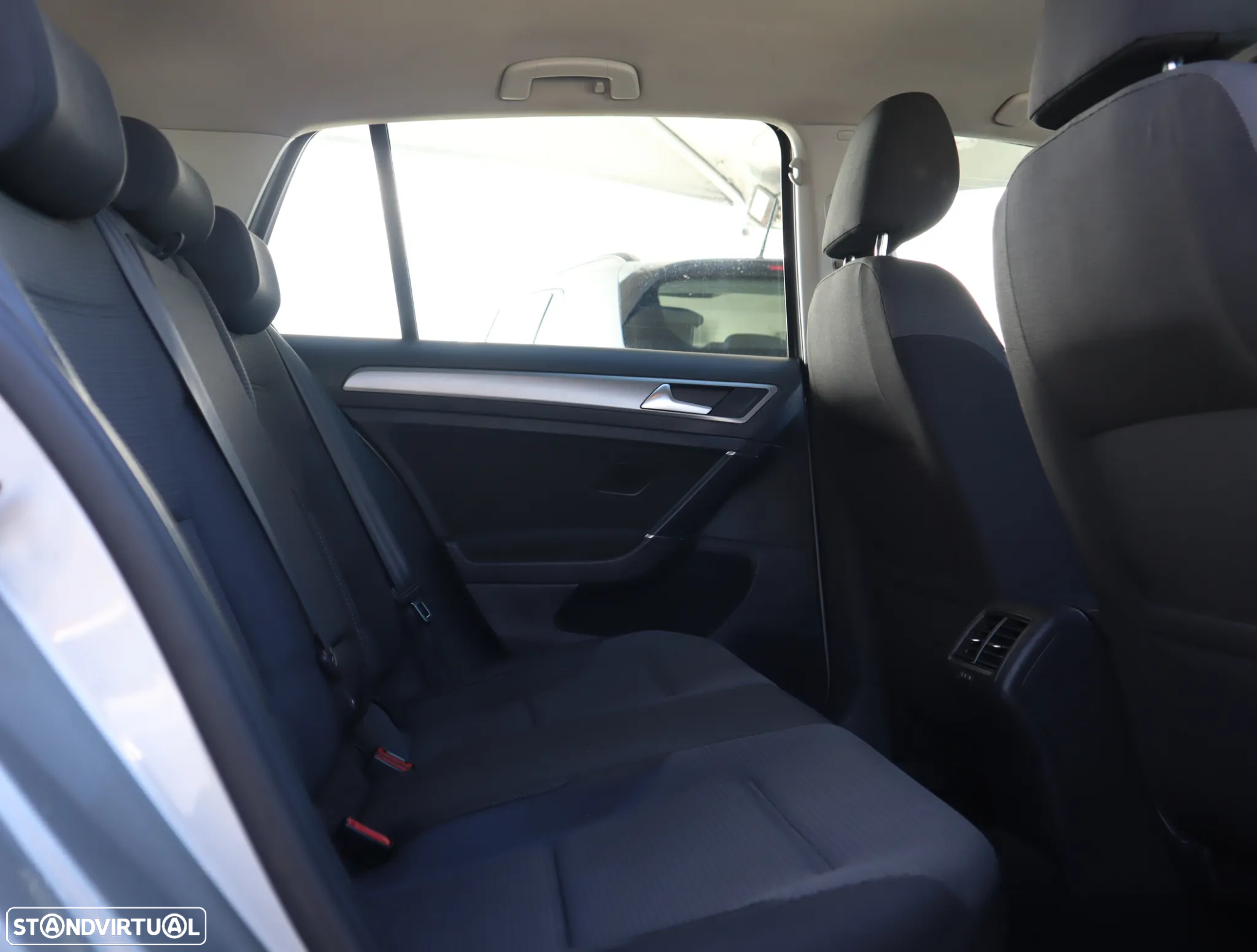 VW Golf 1.6 TDi Confortline - 17