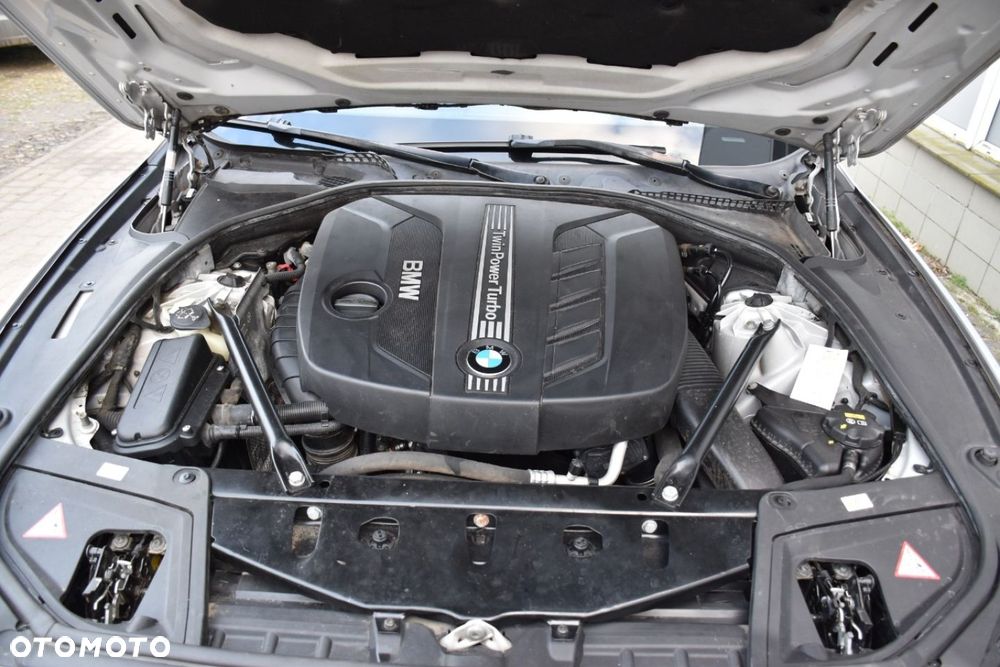 BMW Seria 5 520d xDrive - 25