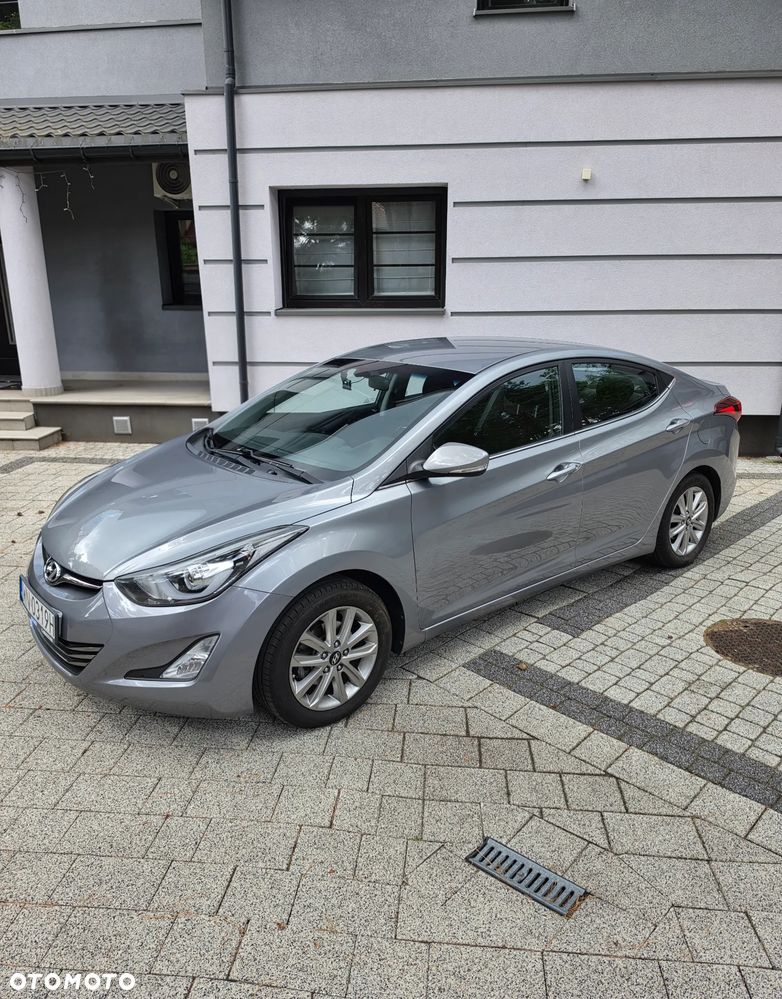 Hyundai Elantra 1.6 Style - 2