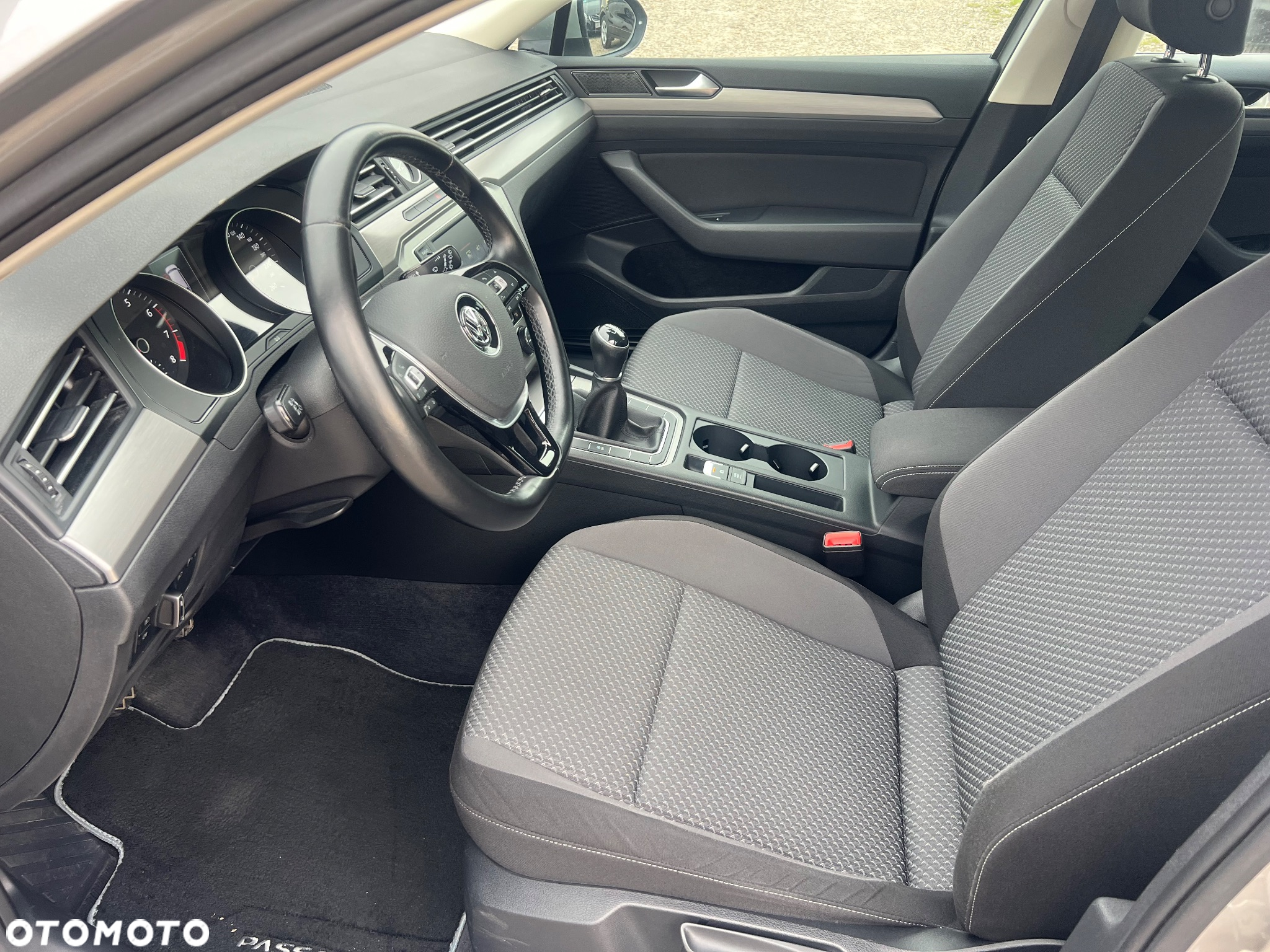 Volkswagen Passat - 5