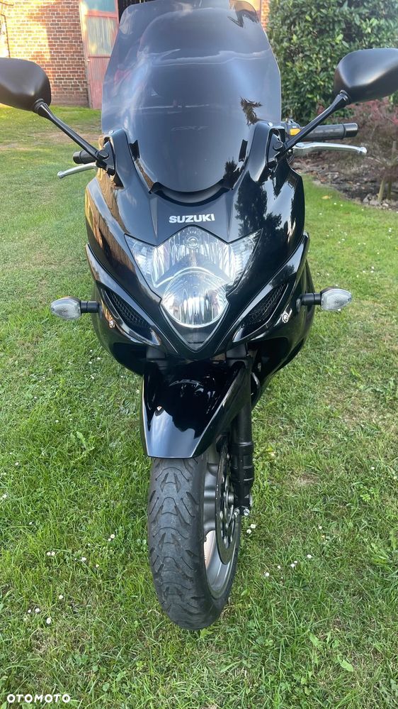 Suzuki GSX - 2