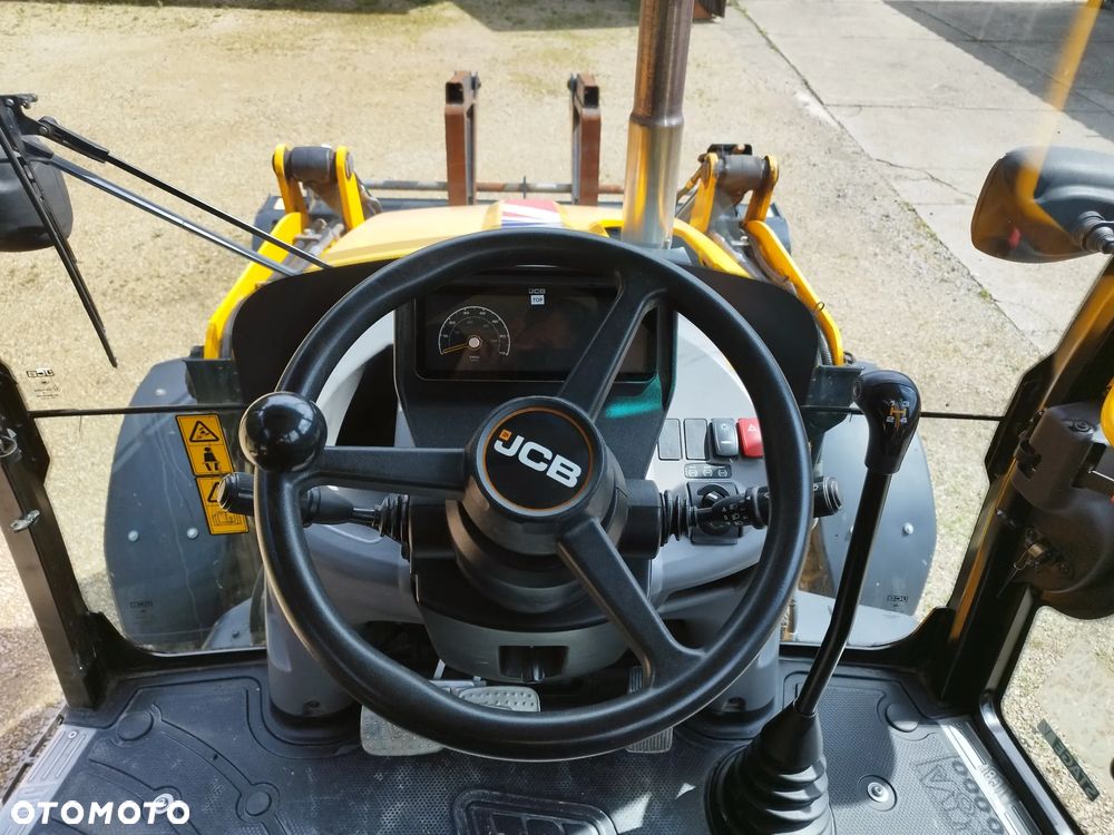 JCB 3CX - SALON PL - 900 mth - 18