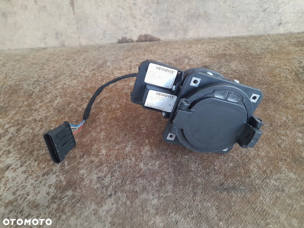 Gniazdo ładowania pojazdów elektrycznych Typu 2 Mennekes 196521A - 1